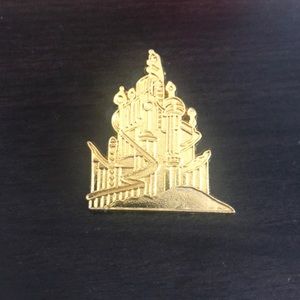 Disney enamel pin castle